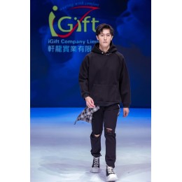 Designed American solid color black men's hooded sweatshirt. Customized European and American high black ripped jeans for men. Summer, straight, slim, slim fit. Fake outer and inner lining with waist band. Stacked hem accessories. Loose oversize Y2K Z376 Designed American solid color black men's hooded sweatshirt. Customized European and American high black ripped jeans for men. Summer, straight, slim, slim fit. Fake outer and inner lining with waist band. Stacked hem accessories. Loose oversize Y2K Z376